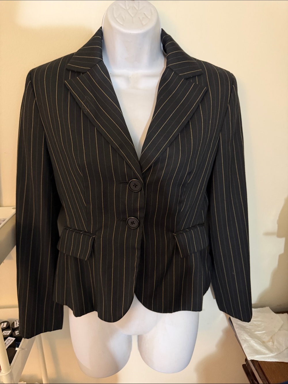 Tailor B. Moss Black Pinstripe Fitted Blazer